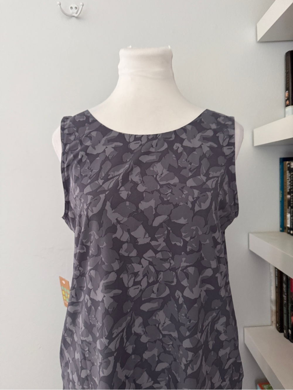 Title Nine Round Trip Midi Dress Grey NWT Medium - Picture 8 of 15
